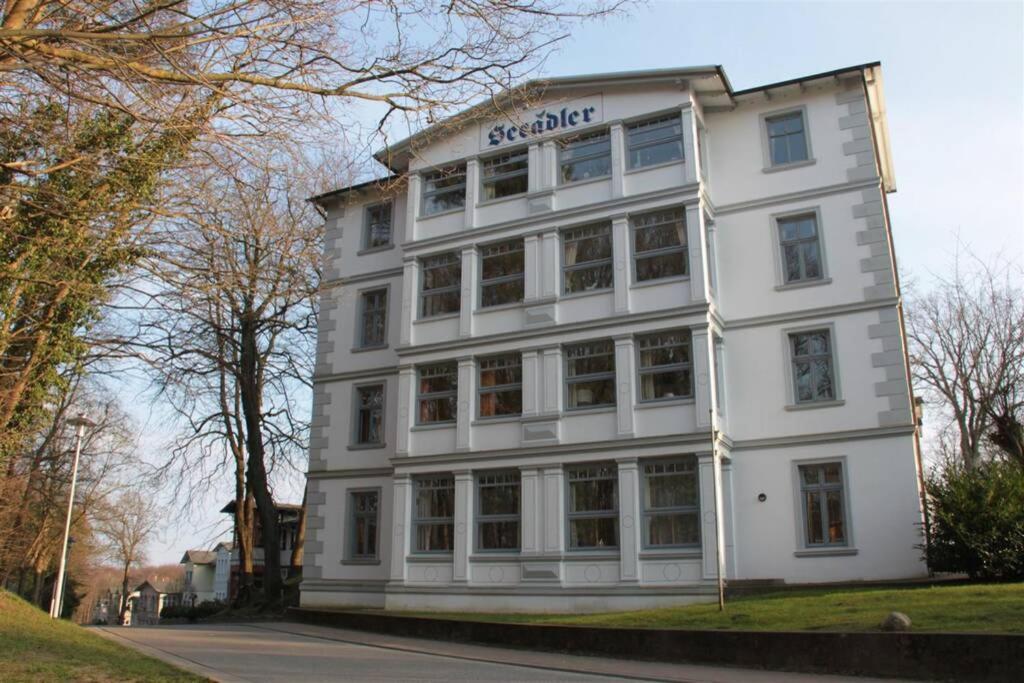 Adlerhorst Im Haus Seeadler ツィノヴィッツ エクステリア 写真